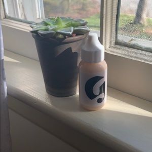 Glossier perfecting skintint (with bubblewrap bag)